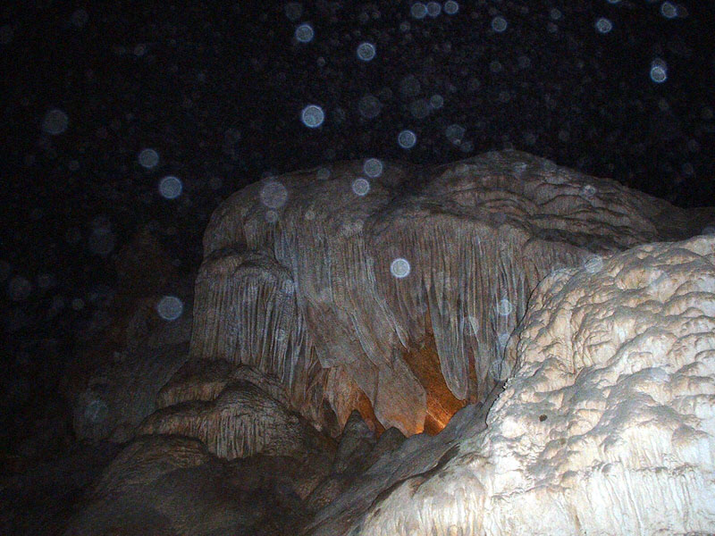 The Whales Mouth (note the reflections from the moisture in the cave).jpg 152.6K